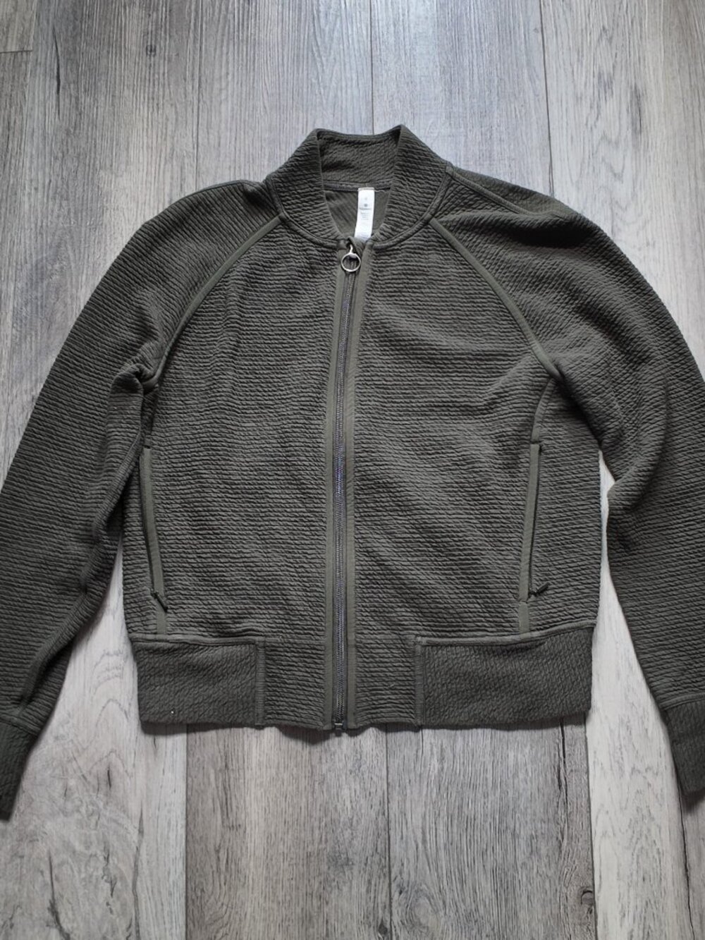 Lululemon On Repeat Bomber Jacket Dark Olive Green Quilted Textured Zip Size 6